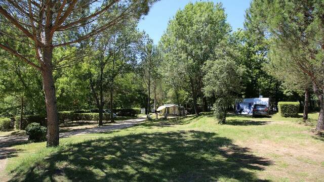 Camping, domaine le Gatinié, les Aires
